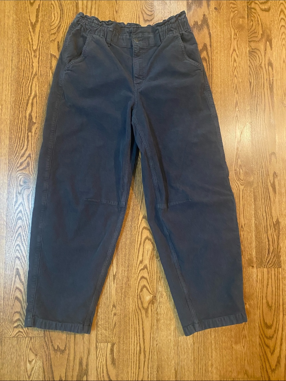American Eagle Outfitters AE Super High Waisted Corduroy Paper Bag Barrel Pant 8